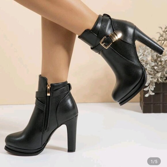 The Unbranded Brand Shoes - Black High-Heel Ankle Booties with Gold Buckle Accent